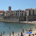 Crew Lighthouse * Antibes