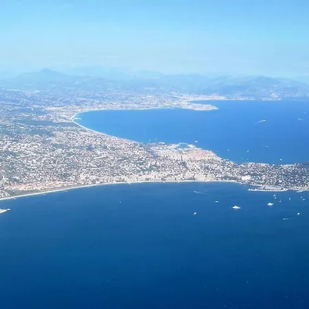 Crew Lighthouse Ostello *