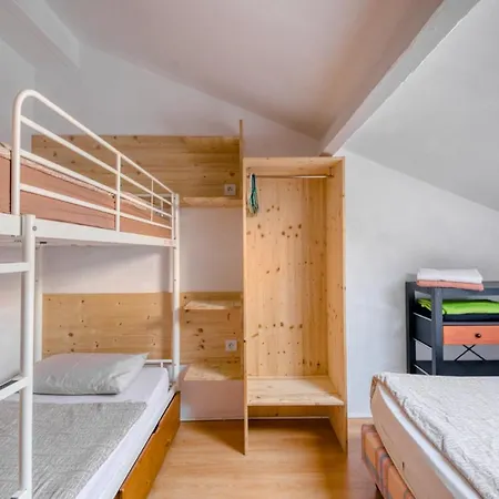 Ostello Crew Lighthouse *