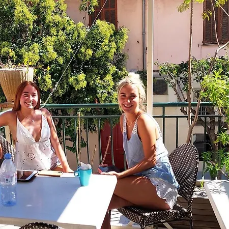 Crew Lighthouse Vandrarhem