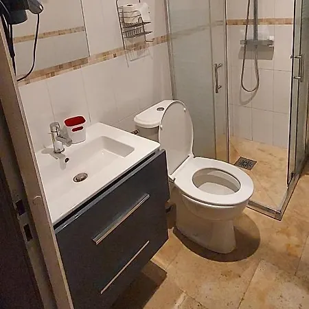 Crew Lighthouse Ostello