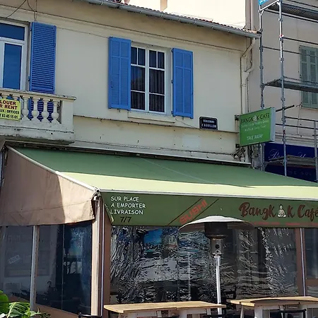 Crew Lighthouse Vandrarhem Antibes